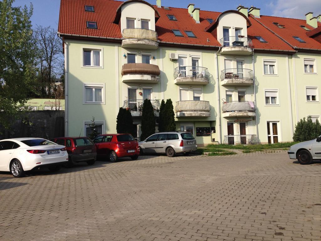Kristaly Apartman Έγκερ Εξωτερικό φωτογραφία